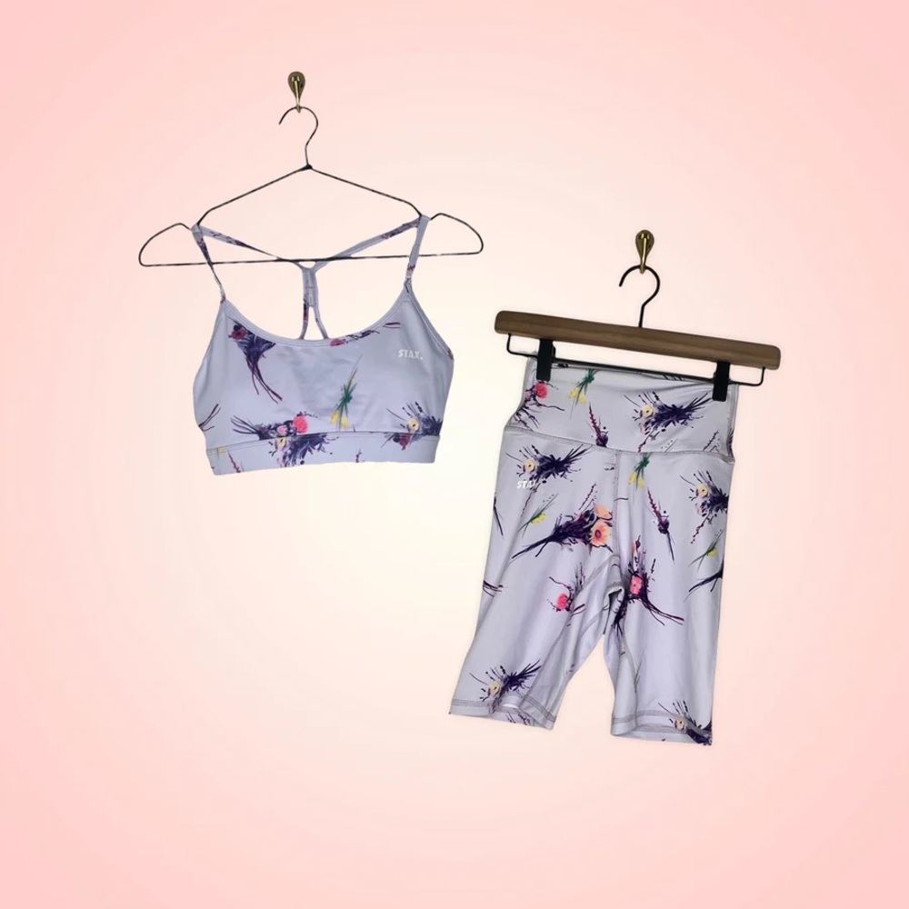 Stax lavender floral work out short set (Sz XS)